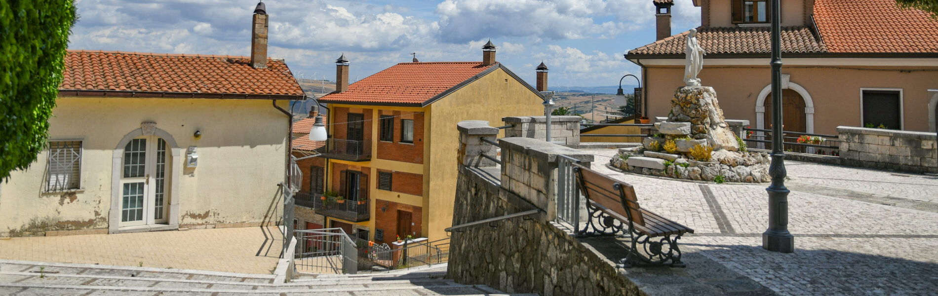 Vallata-1900x600 Home